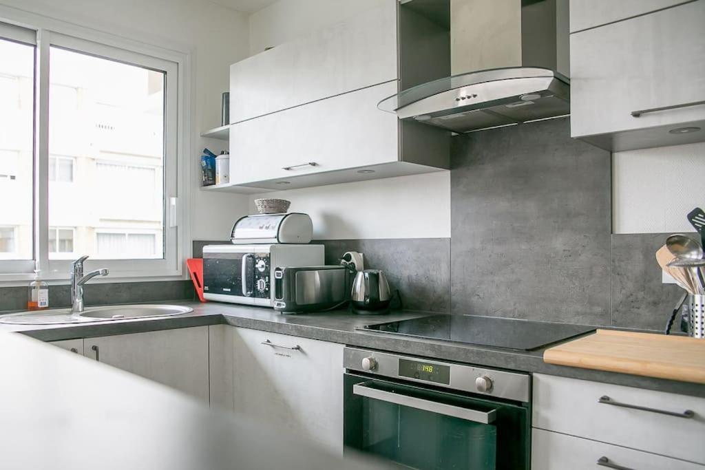 Appt Agreable Avec Balcon Au Sud-Ouest De Caen Apartment Exterior photo